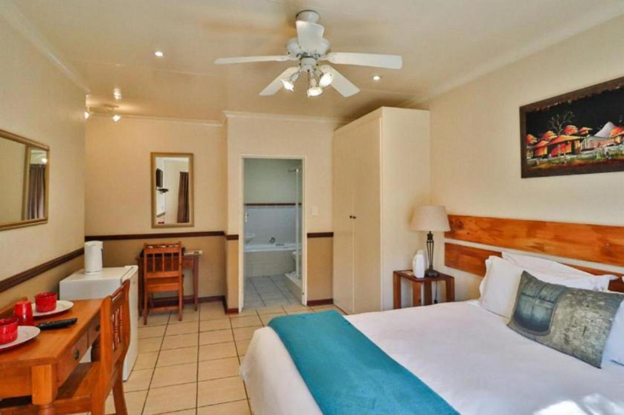 The Link Guest Lodge Kempton Park Exterior photo