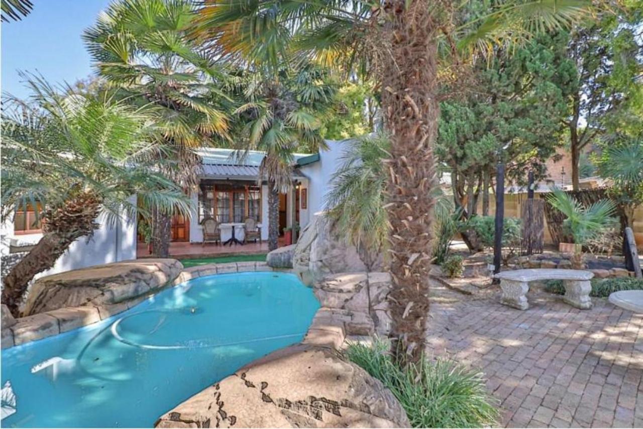 The Link Guest Lodge Kempton Park Exterior photo