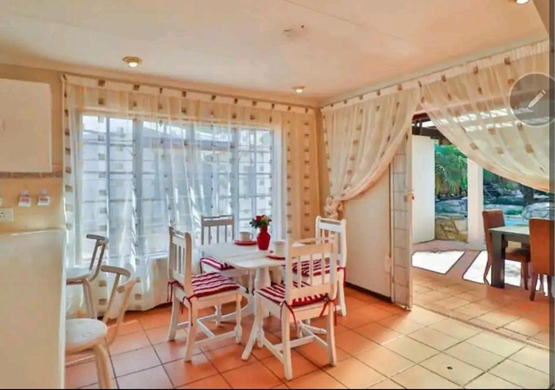 The Link Guest Lodge Kempton Park Exterior photo